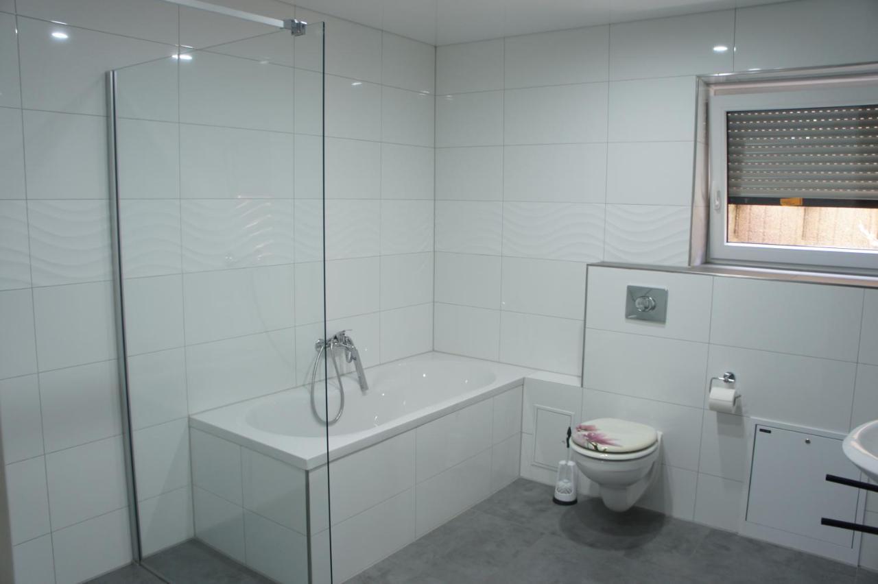 2- Zimmer-Wohnung Weilerswist Bagian luar foto